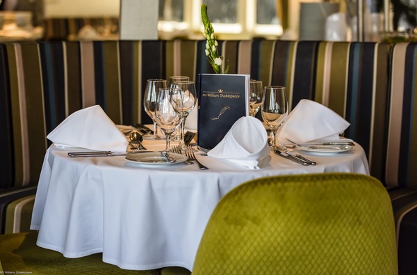 Riviera Travel, MS William Shakespeare, Restaurant 7.jpg